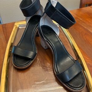 Frye Brielle Black Leather Ankle Sandals Back Zipper Stacked Block Heels Size 10